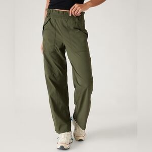 New Athleta Trekkie High Rise Parachute Pants in Green Size‎  2